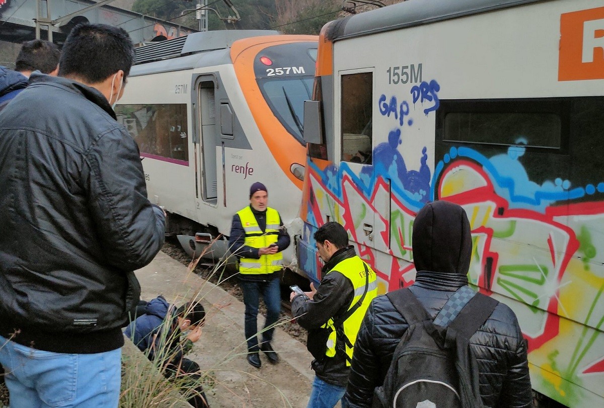 El xoc entre dos trens de Rodalies a Montcada i Reixac - Cedida per Josep Jorge