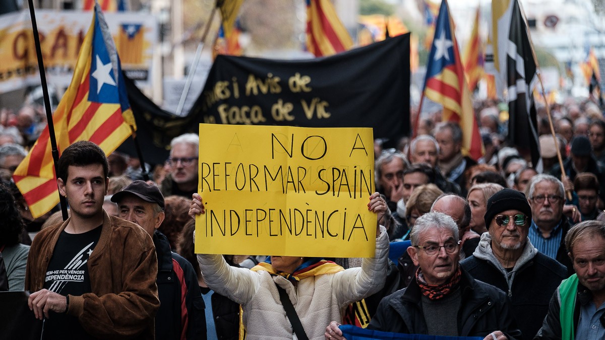El «no» a l'abstenció, consens de mínims de l'independentisme institucional i civil