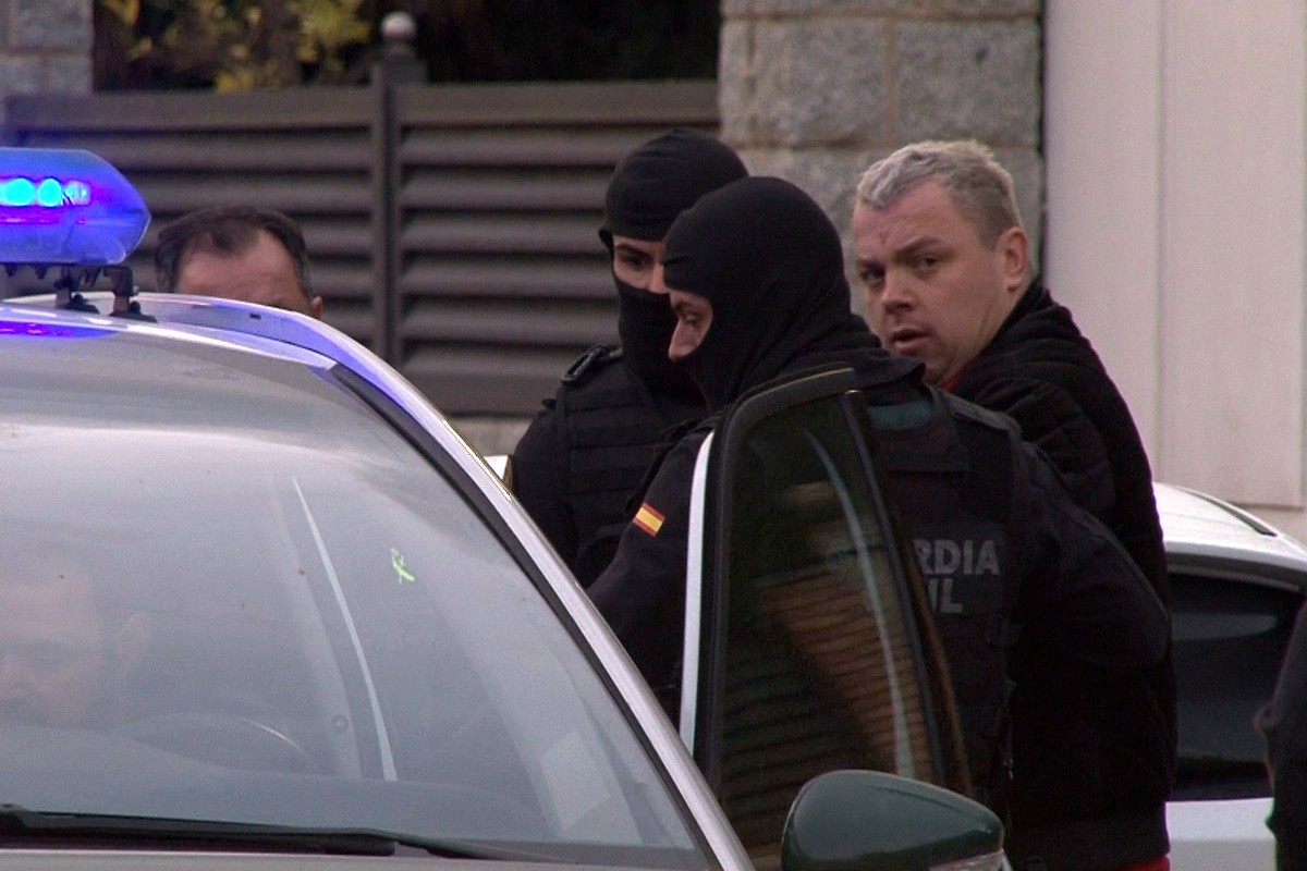 Buscat per la Interpol i trobat a Catalunya: detingut un estafador de 2.000 milions d'euros en dipòsits