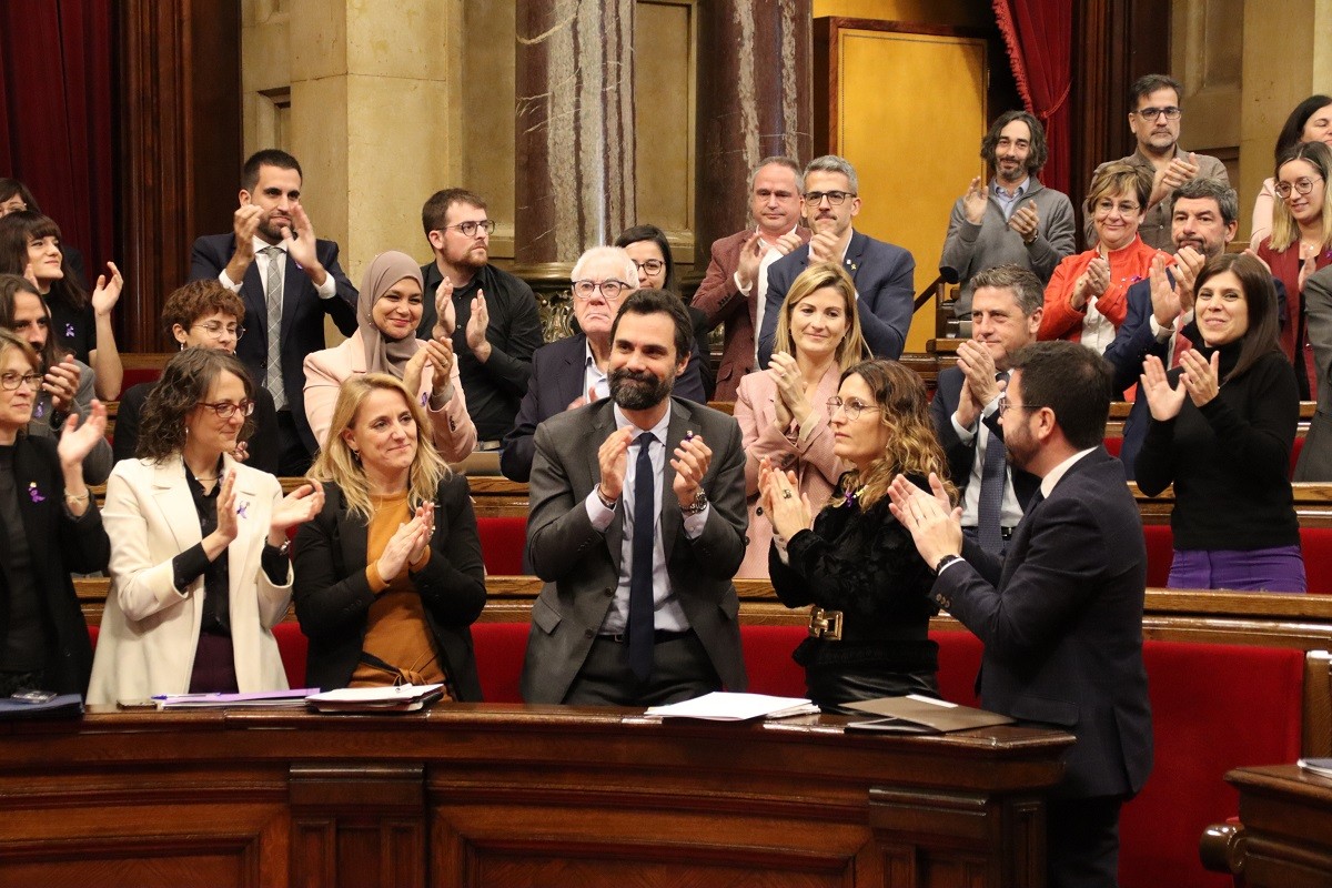 El TSJC absol Roger Torrent i la mesa del Parlament