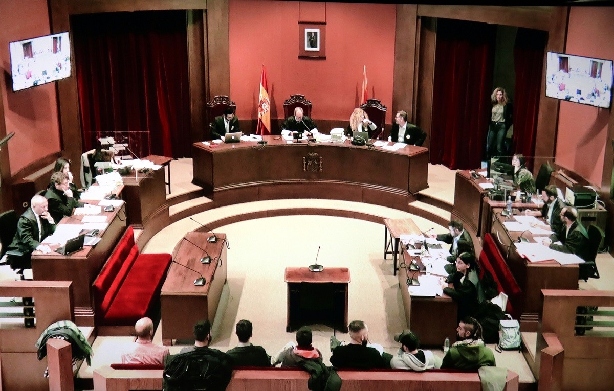 L'Audiència de Barcelona aparta del judici un dels set acusats per la investidura fallida de Puigdemont