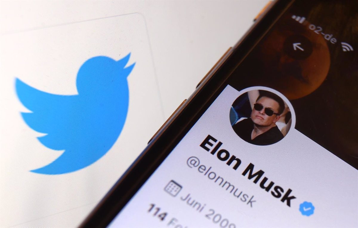 Musk es planteja cobrar 20 dòlars al mes als perfils verificats de Twitter