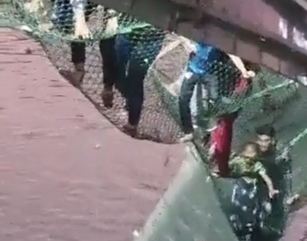 Augmenten a 141 els morts pel col·lapse d'un pont penjant a l'Ãndia