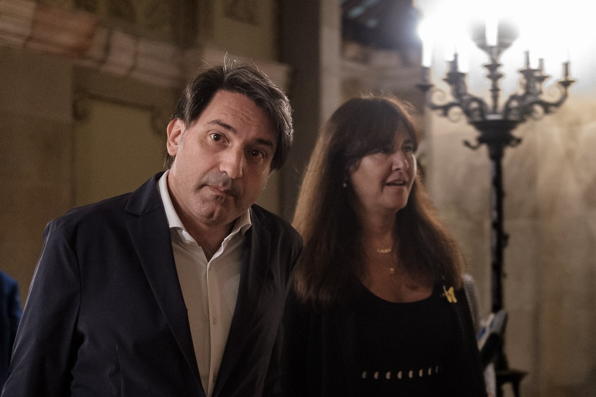 Francesc de Dalmases i Laura Borràs, al Parlament. - Adrià Costa