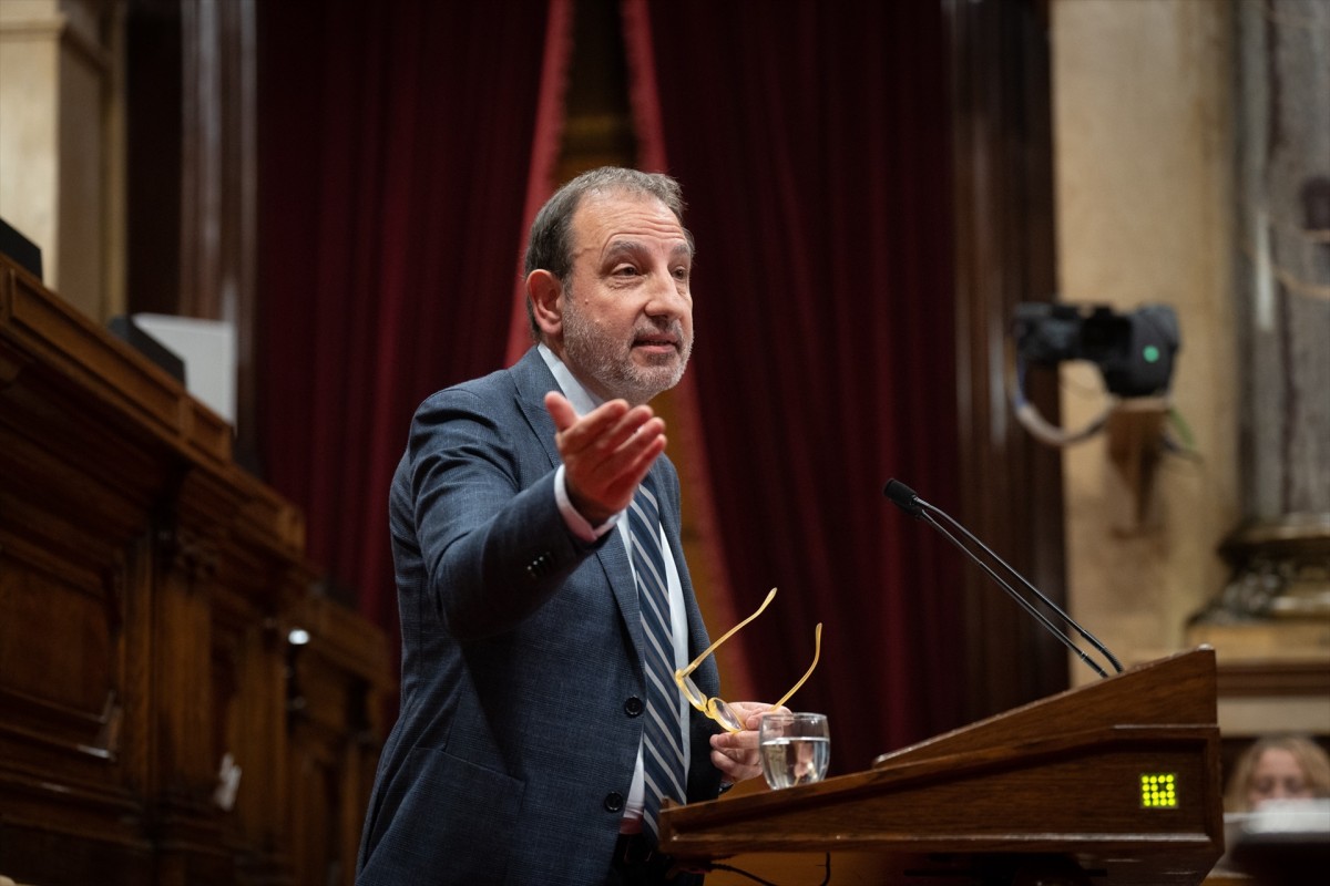 El PSC demana la reprovació d'Elena per la crisi als Mossos