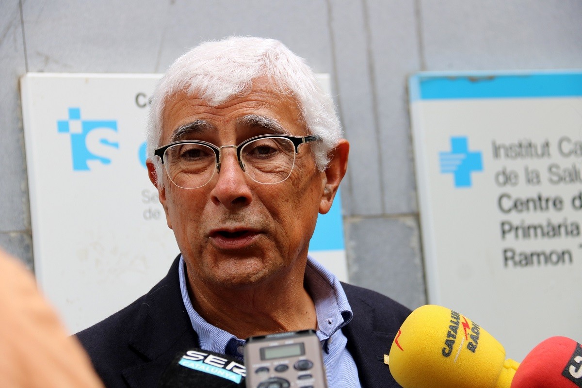 Salut aposta per no retirar la mascareta al transport públic