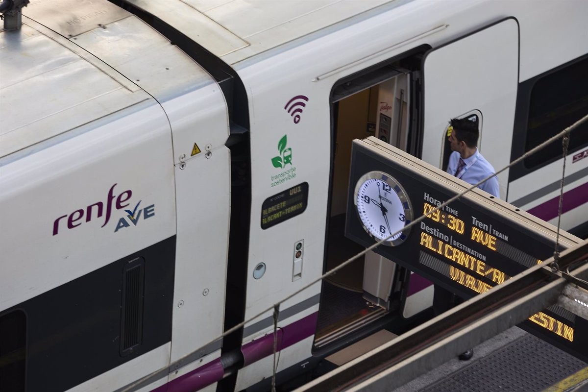 Expulsen 22 escolars catalans d'un tren de Renfe en direcció a Lleó «per mal comportament»