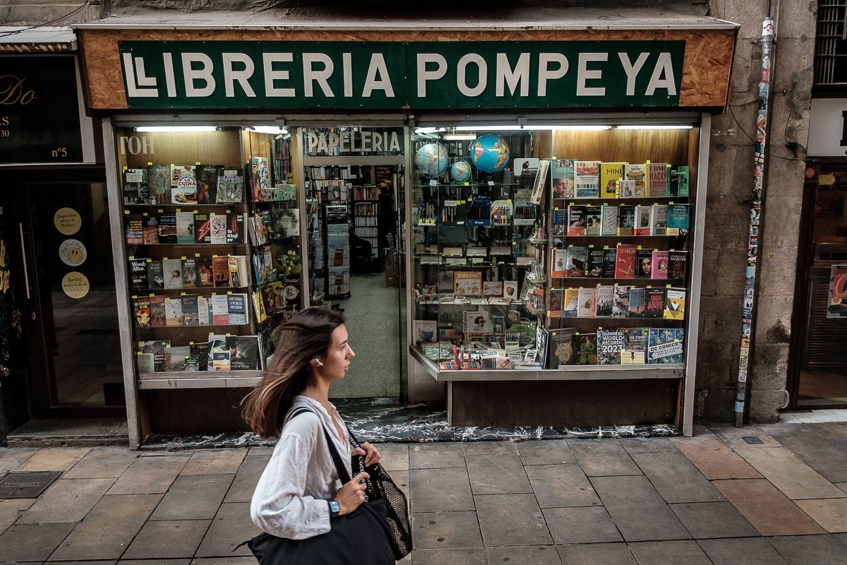 El decorat turístic de la Rambla no pot amb la LlibreriaÂ Pompeia