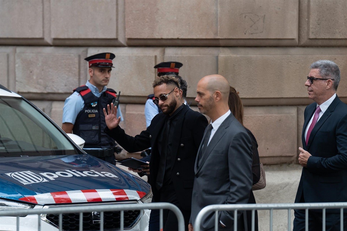 El jutge absol Neymar i Sandro Rosell per les suposades irregularitats en el fitxatge del futbolista