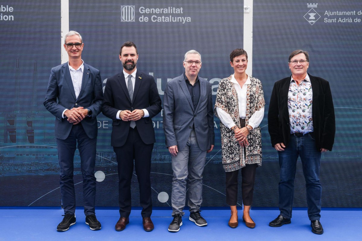 Inaugurada la primera estació internacional de cables submarins de fibra òptica a Catalunya
