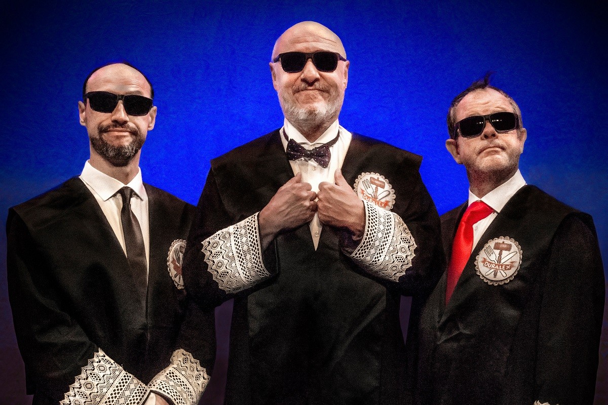 «La gran farsa»: estrenen una obra de teatre per explicar el procés en clau d'humor