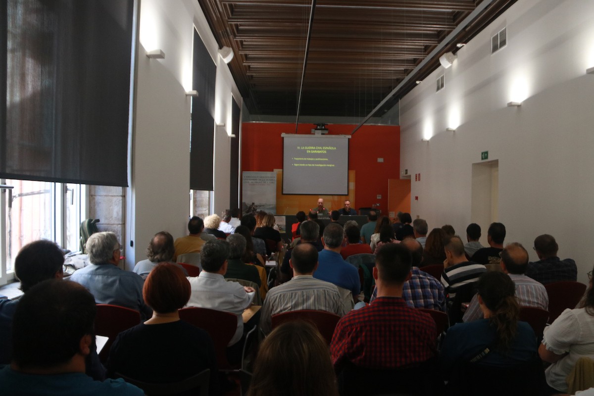 El PSC es remet a l'acord de la llei de política lingüística per frenar un pacte fet a mida de Junts