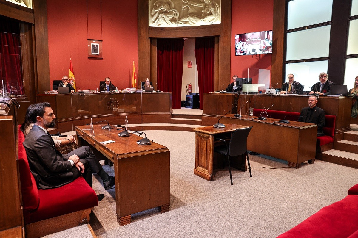 Josep Costa planta el tribunal en ple judici contra la mesa del Parlament