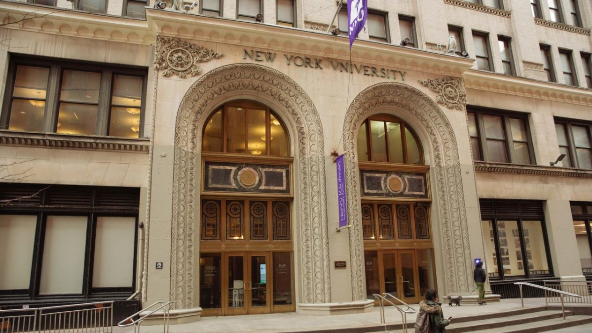Acomiaden un professor de la Universitat de Nova York perquè els alumnes suspenien massa
