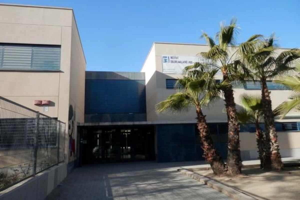 Nou alumnes de l'institut Dolors Mallafrè de Vilanova i la Geltrú denuncien un docent per tocaments