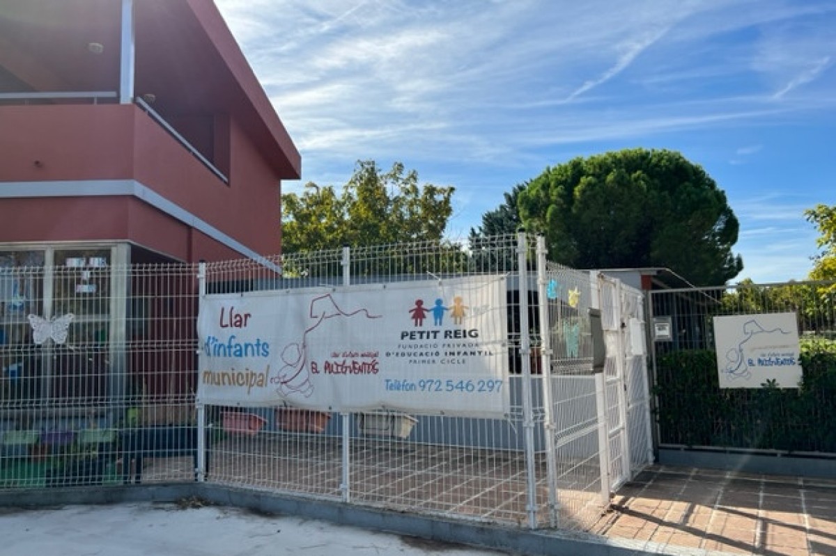 Aparten de la feina una cuidadora d'una llar d'infants gironina a qui acusen de maltractar infants