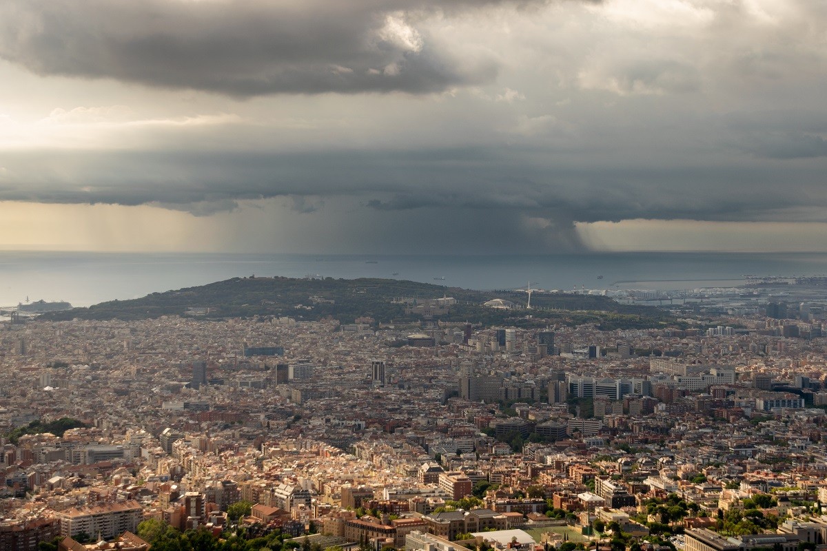 La pluja amenaça la Mercè amb Barcelona en perill per ruixats intensos
