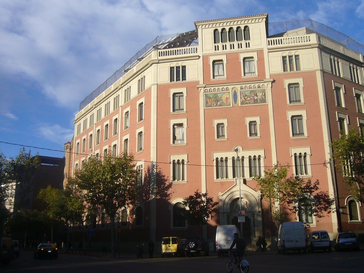 El Col·legi Claret de Barcelona aparta un professor per presumptes tocaments a una exalumna