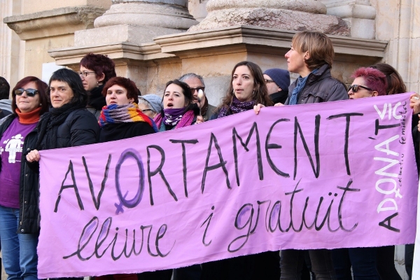 Avortament per a menors i baixes menstruals: guia per entendre la nova llei
