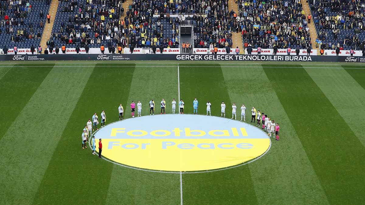 Arrenca la lliga de futbol ucraïnesa en estadis sense públic i amb refugis antiaeris