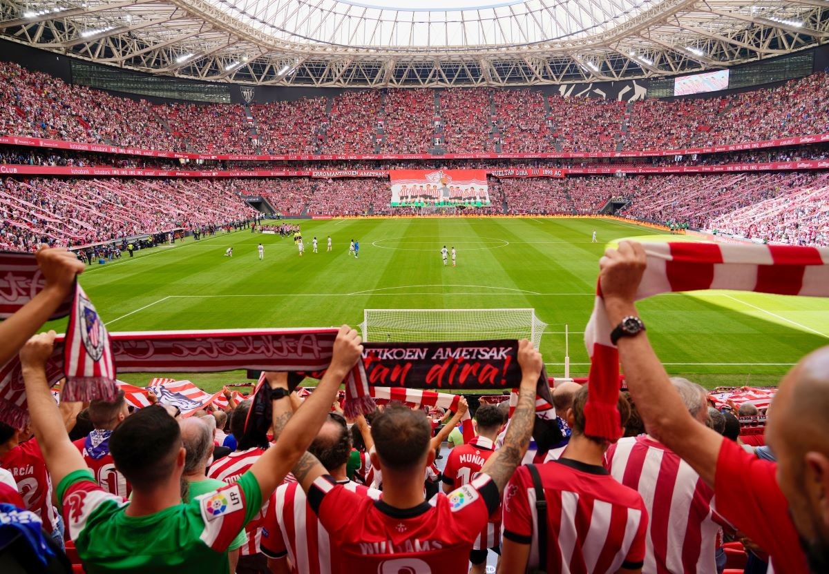 Un jugador de l'Athletic Club tanca les xarxes socials per l'allau d'insults per l'eliminació de Copa
