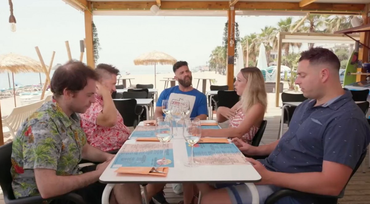 Gambes en mal estat i tensió al «Joc de Cartes»: «Us juro que després us pegaré»