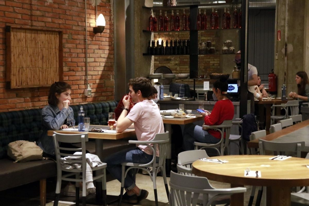 L'Estat recula: bars i comerços podran posar l'aire condicionat a 25 graus