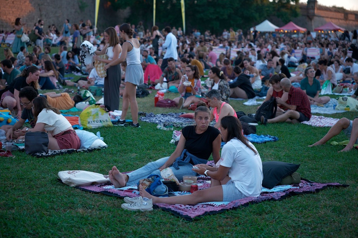 Denuncien que un festival de cinema finançat per l'Ajuntament de Barcelona exclou el català
