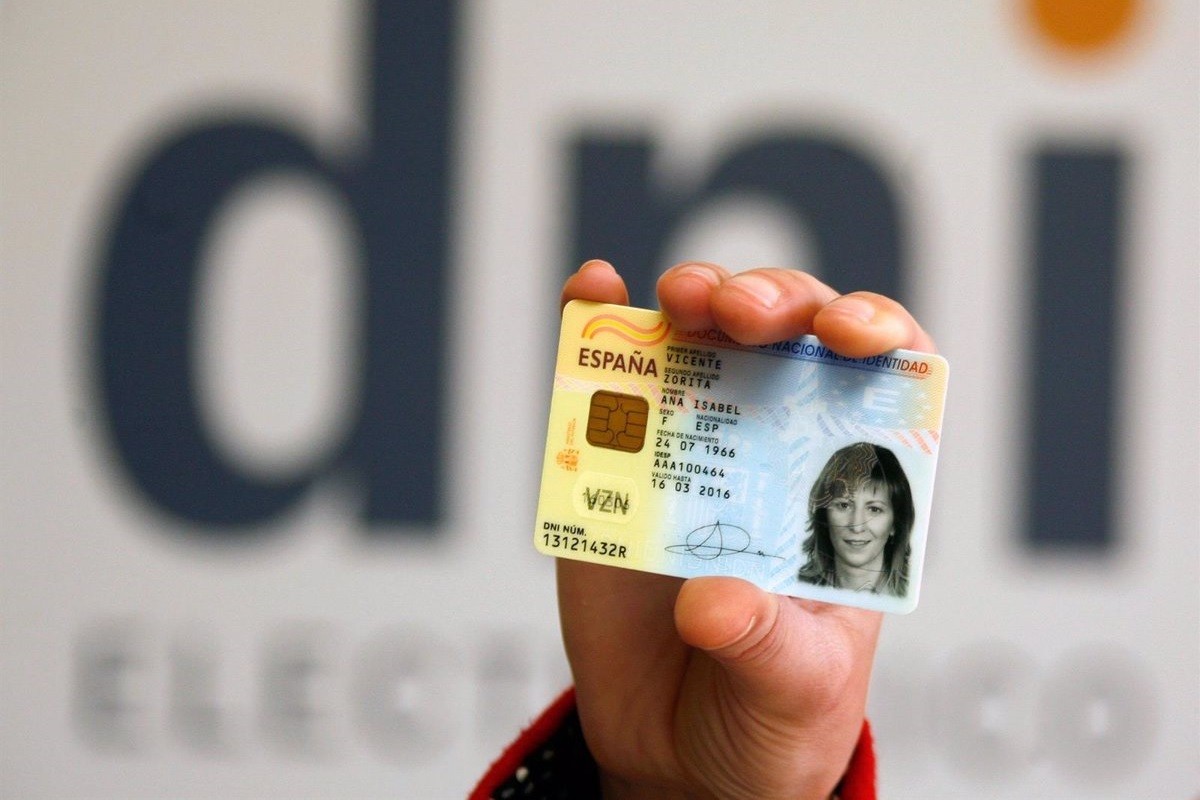 És obligatori portar sempre el DNI a sobre?