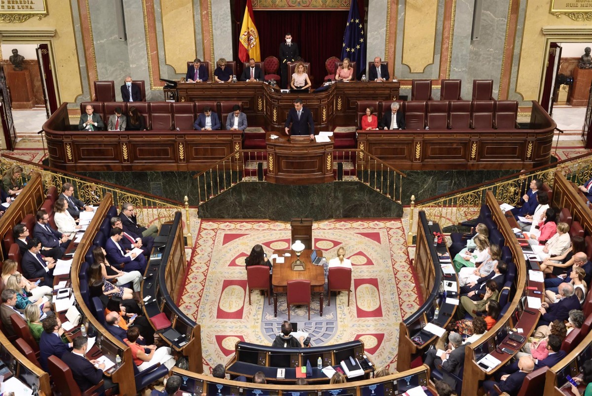 Sánchez per l'esquerra i contra els curanderos: el discurs, en cinc claus