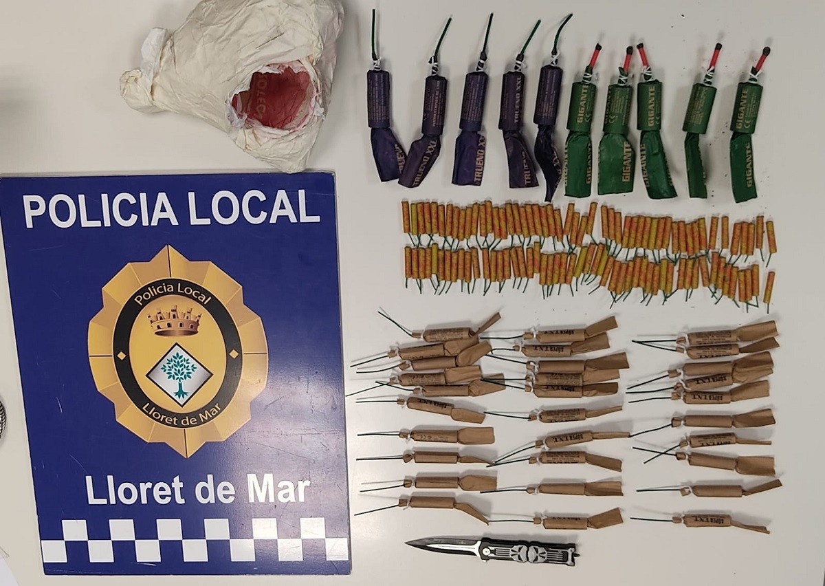 Entra a la comissaria de la policia de Lloret, amenaça amb matar-se i fereix un caporal