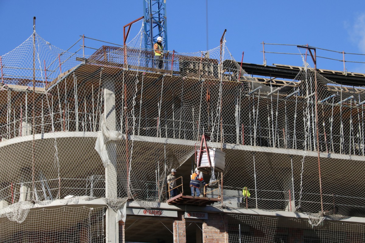 Barcelona destinarà més de 70 milions per la rehabilitació energètica d'habitatges