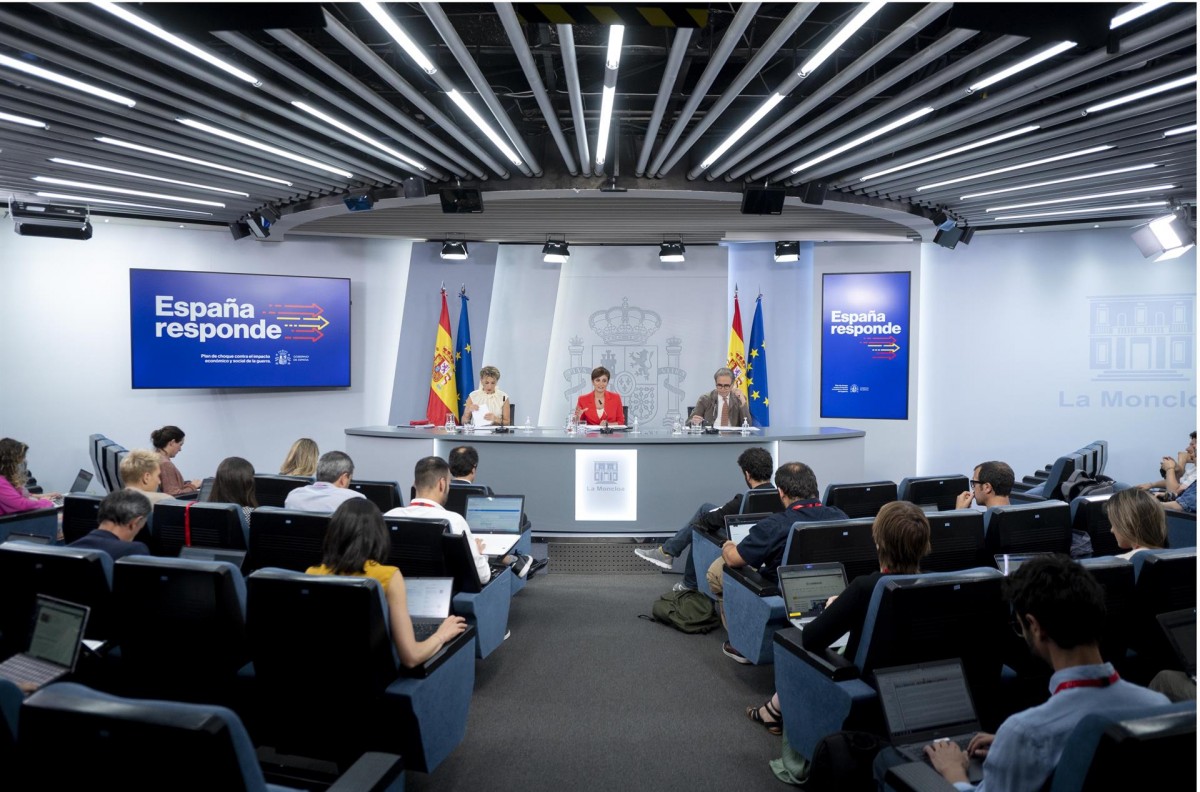 La Moncloa accelera les mesures anticrisi després de la patacada andalusa