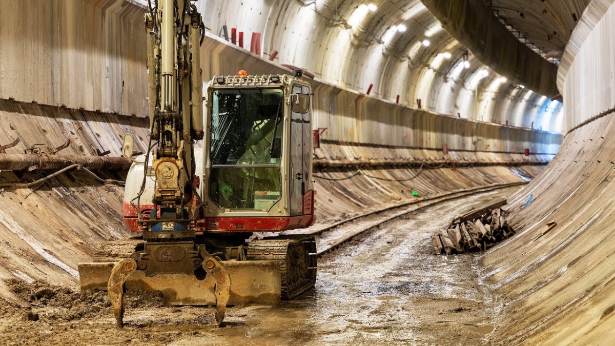 Vídeo | Dos youtubers entren al túnel abandonat de l'L9 del metro de Barcelona