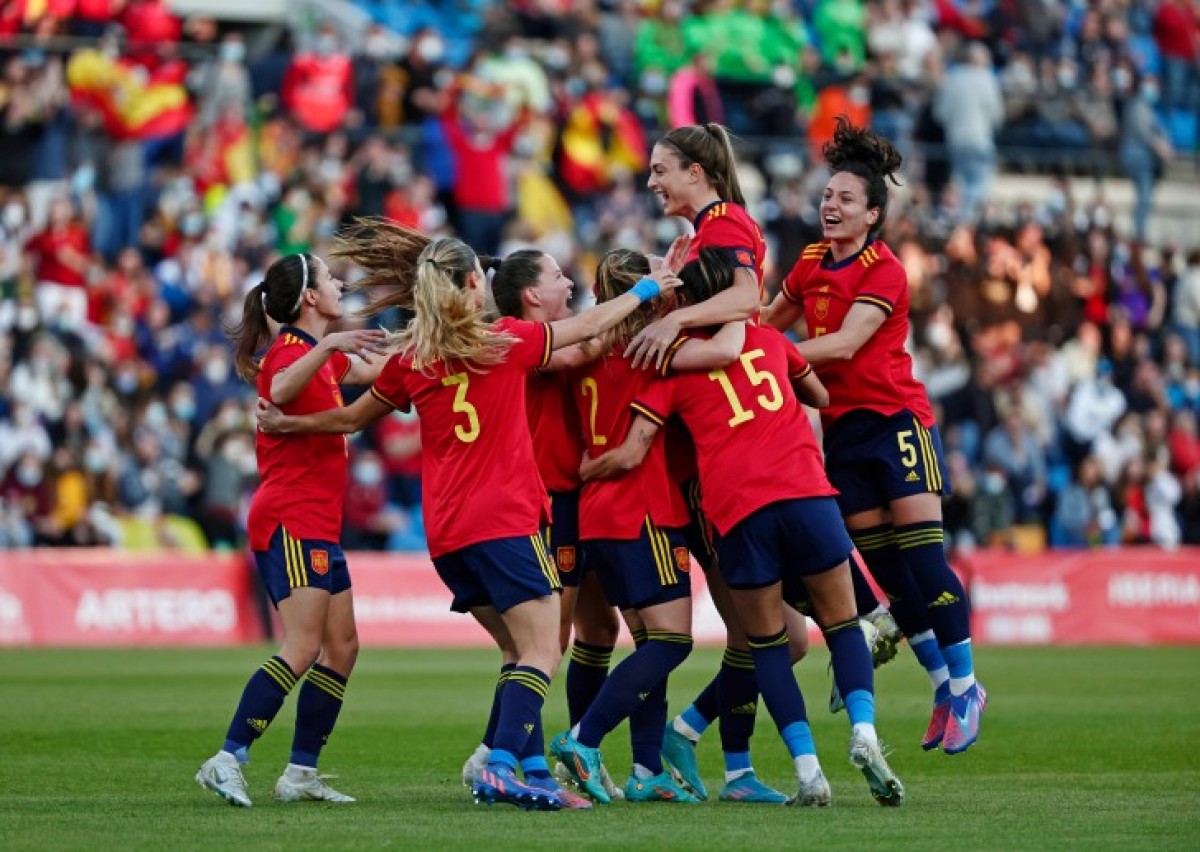 Igualtat salarial entre la selecció espanyola de futbol masculina i femenina