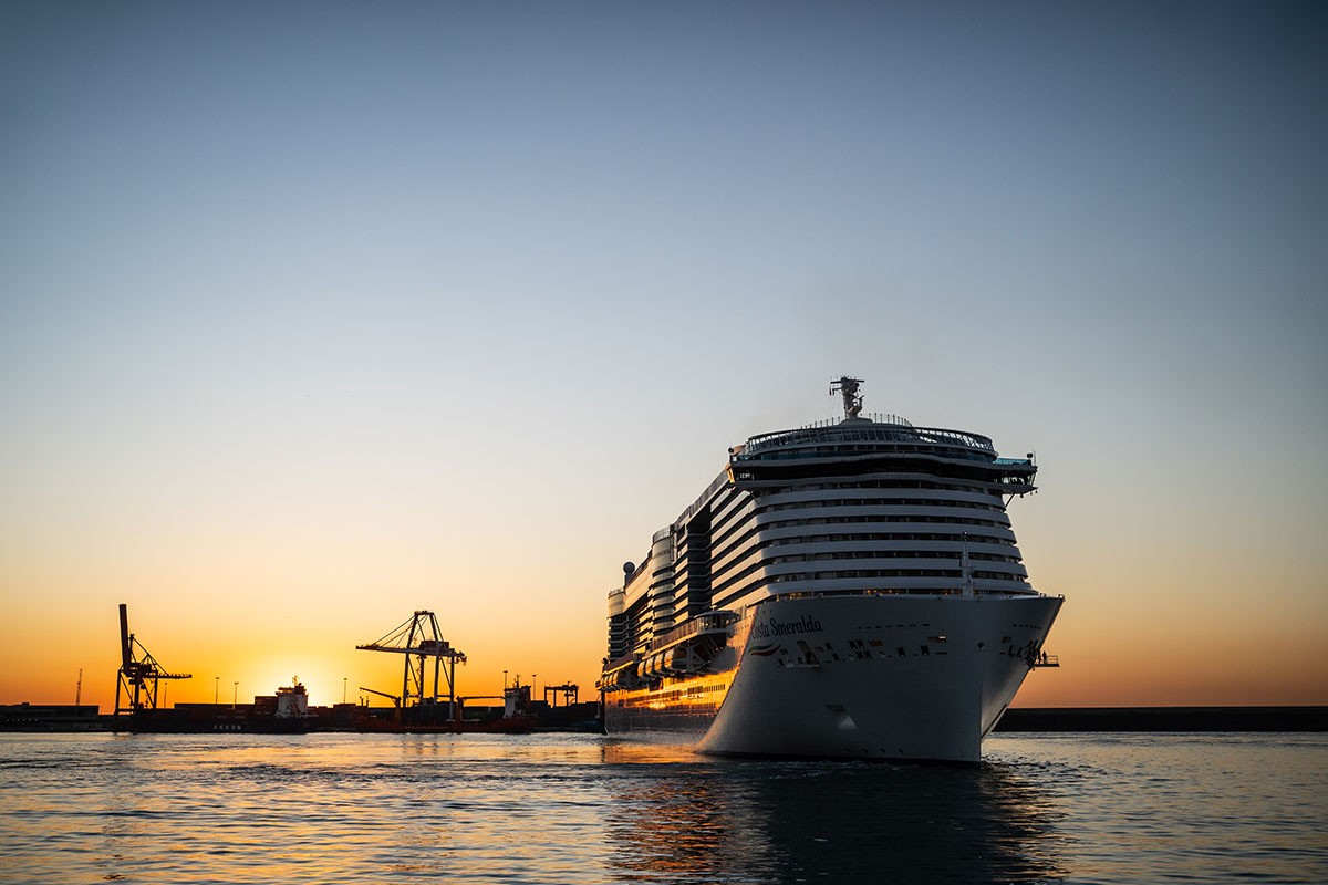 El Port de Barcelona connectarà els creuers a la xarxa elèctrica el 2026