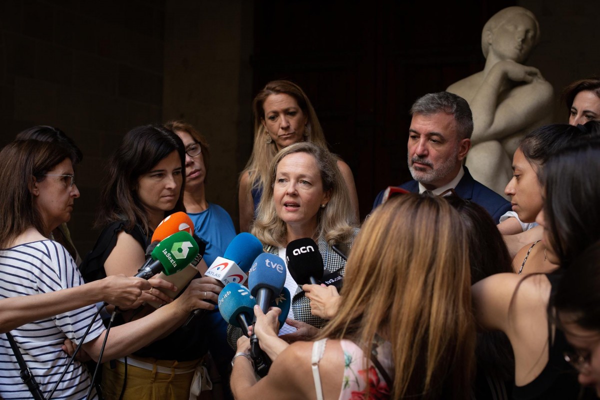 Calviño assegura que la relació amb la Generalitat és de «normalitat i màxima cordialitat»