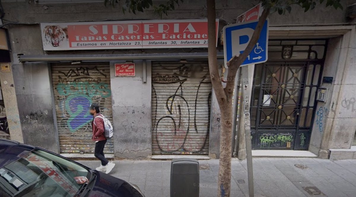 Un cambrer se salva d'un tiroteig a Madrid perquè les bales van impactar un pernil