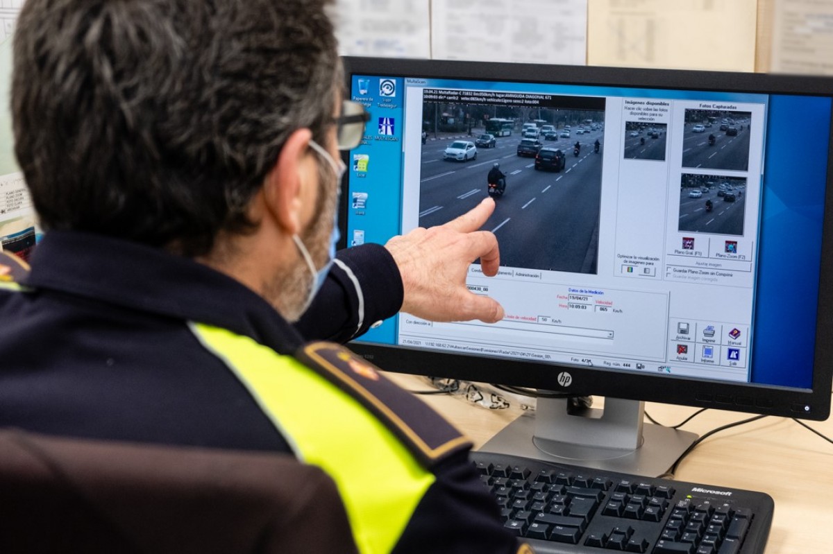 Enxampen un motorista a 123 km/h per la Via Augusta de Barcelona 