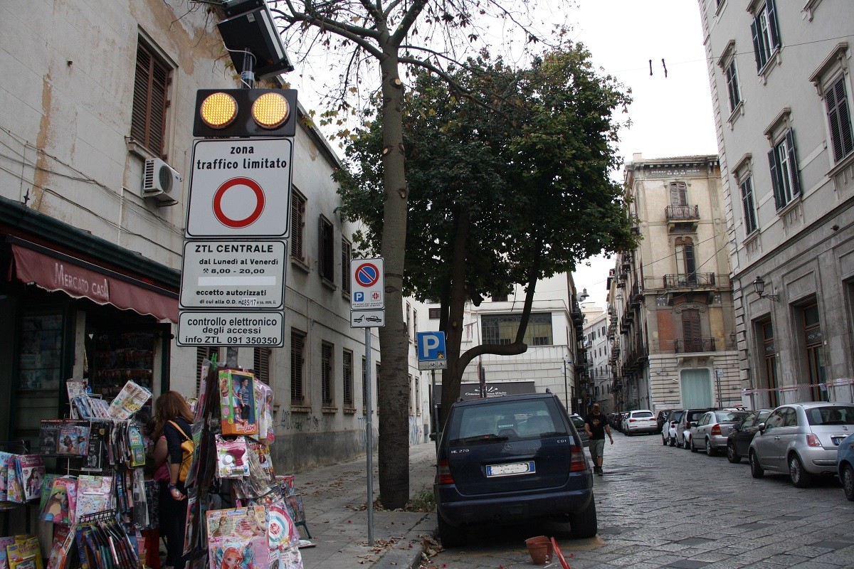Zona de Baixes Emissions a Itàlia - urbanaccessregulations.eu