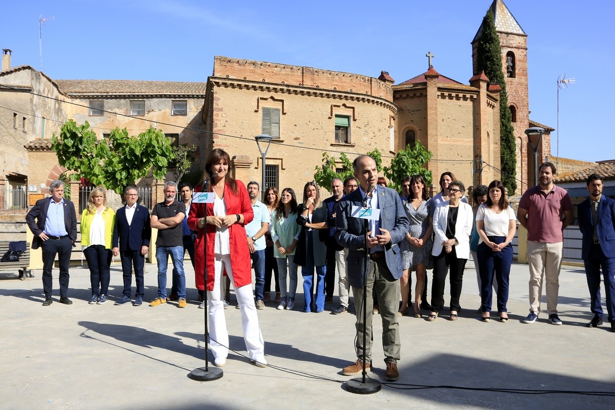 Borràs i Turull, acompanyats per la resta de membres per a dirigir Junts, a Sant Climent de Llobregat - ACN / Laura Fíguls