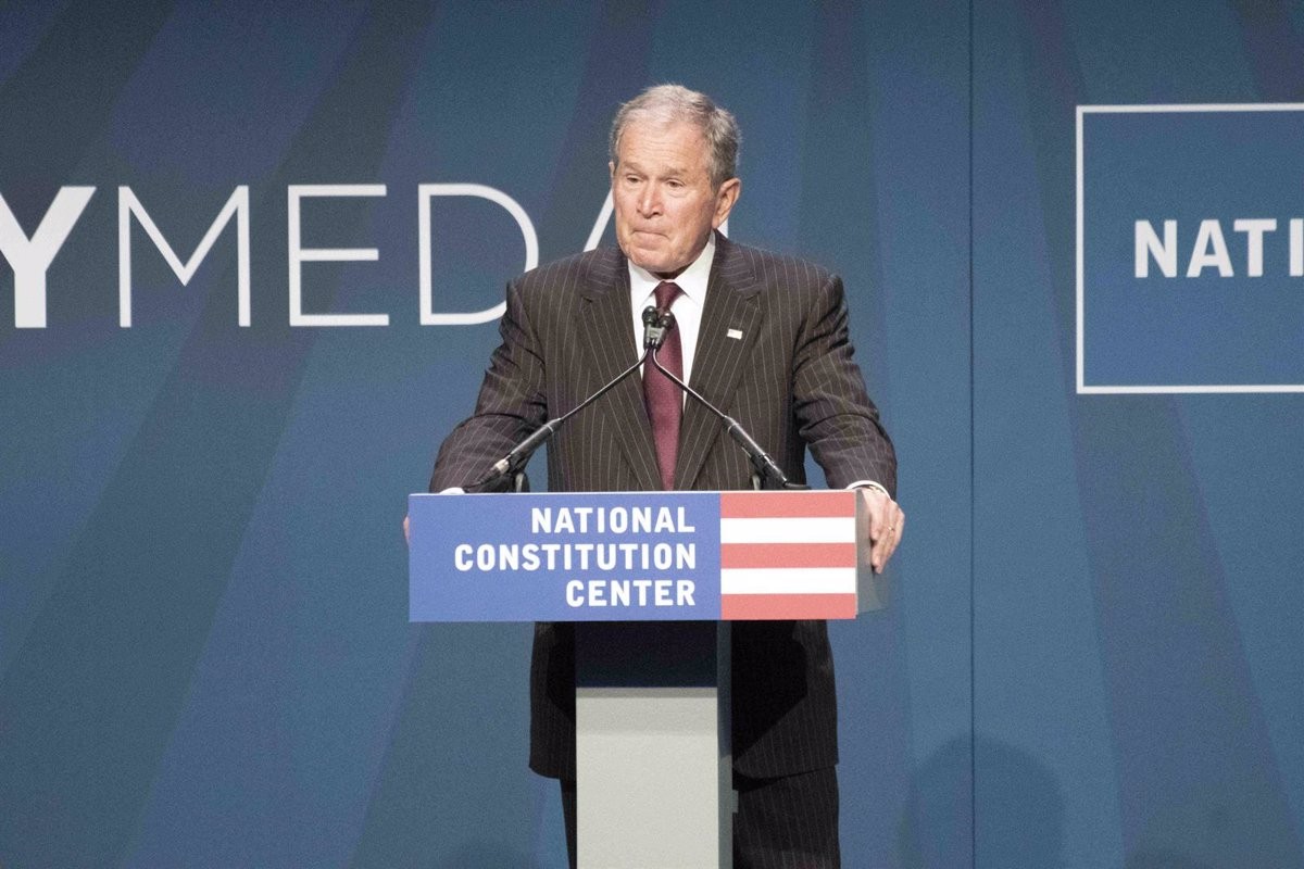 El lapsus de George W. Bush: es confon amb Ucraïna i qualifica la invasió de l'Iraq de «brutal» i «injustificada»
