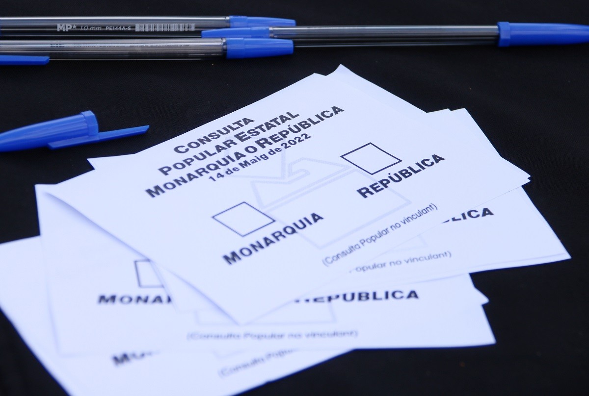 Una quarantena de ciutats catalanes tindran punts per votar en una consulta sobre monarquia o república