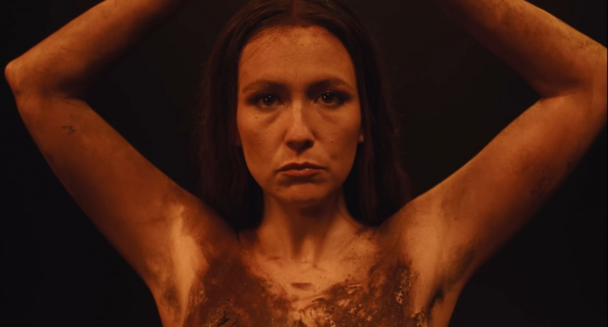 Polèmica amb el videoclip d'«Ay mamá»: acusacions de censura i sexisme