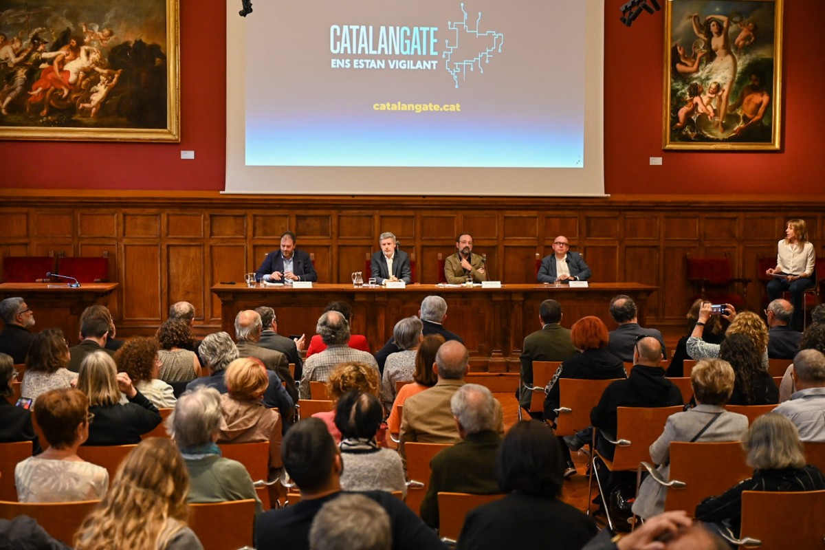 Sánchez reivindica el diàleg davant d'Aragonès però esquiva l'espionatge