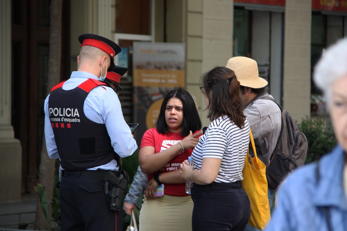 Desnonen una dona i el seu nadó d'un habitatge que abans era un narcopis
