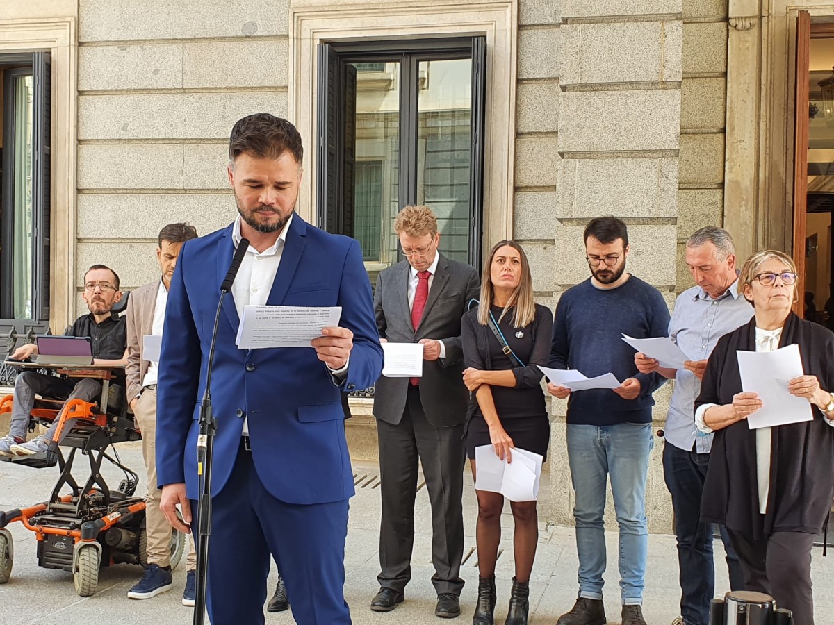 Gabriel Rufián, durant la declaració de nou partits per reclamar dimissions pel Catalangate - 