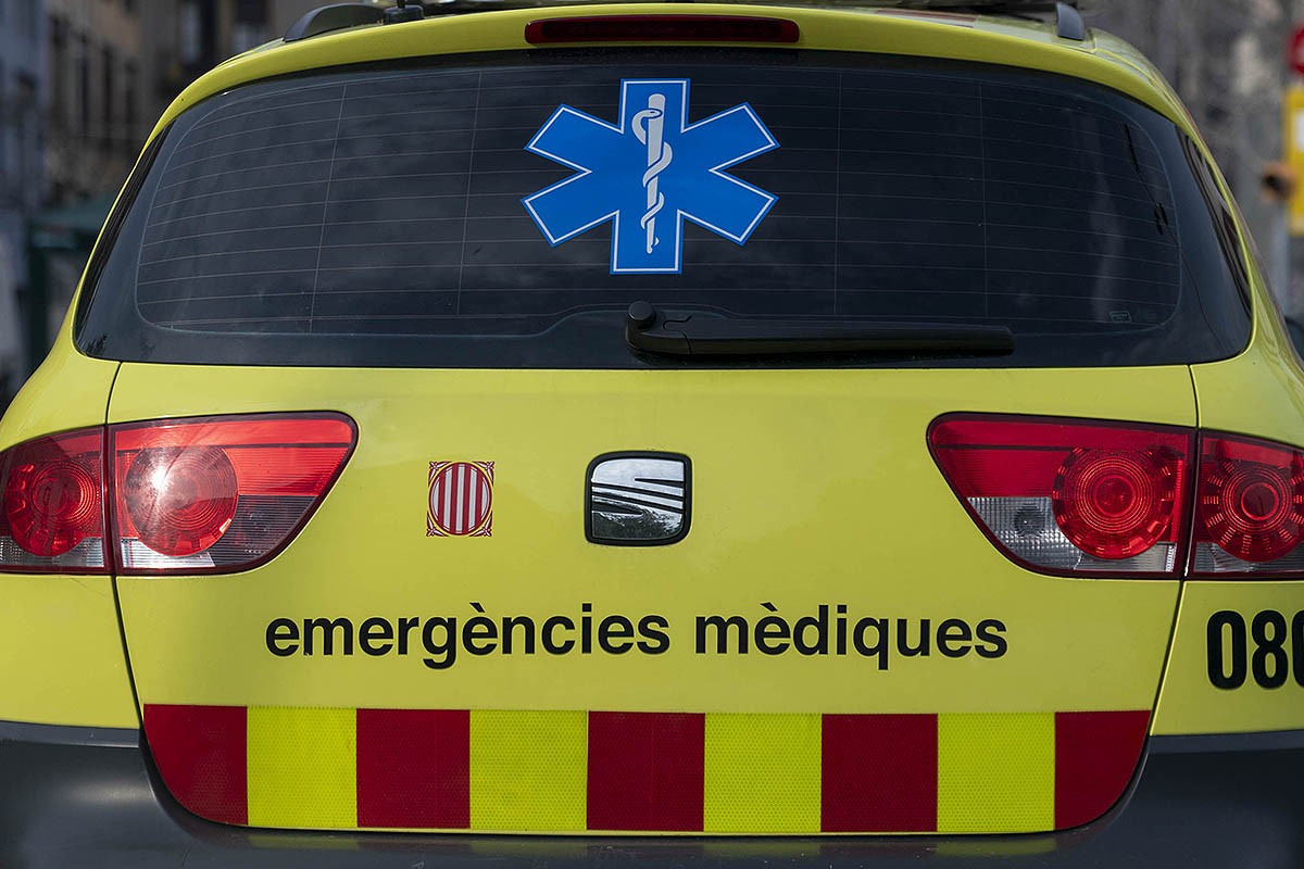 Troben un home mort a ganivetades en un pis de Premià de Mar