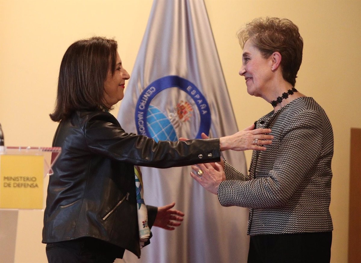 La ministra de Defensa, Margarita Robles, i la directora del CNI, Paz Esteban - Europa Press