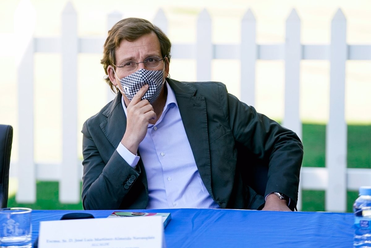 El nom d'Almeida surt en converses de WhatsApp sobre les comissions per les mascaretes a Madrid